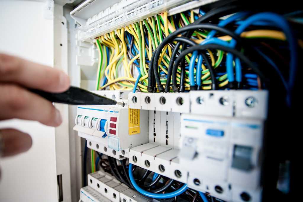 Electrical panel replacement in Toronto