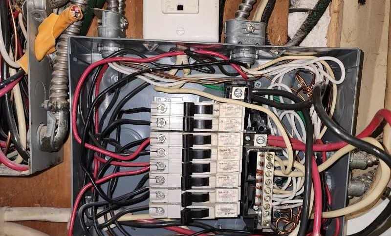 Electrical panel repair and circuit breaker troubleshooting in Vaughan